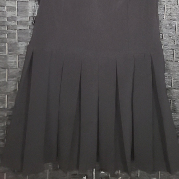 English Factory Sleeveless Scoop-Neck Pleated Mini Dress size M NWT - Picture 4 of 6